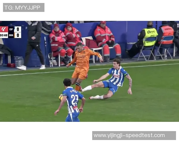 友谊赛皇马逆转波尔图红牌争议引发全场热议