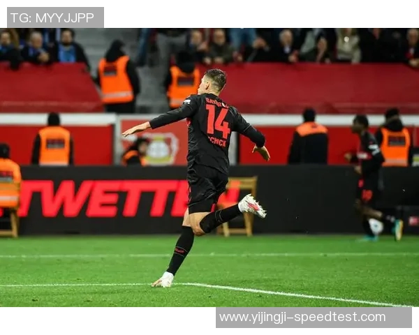 尤文图斯逆转曼联4-3绝杀时刻引发全场狂欢精彩回顾